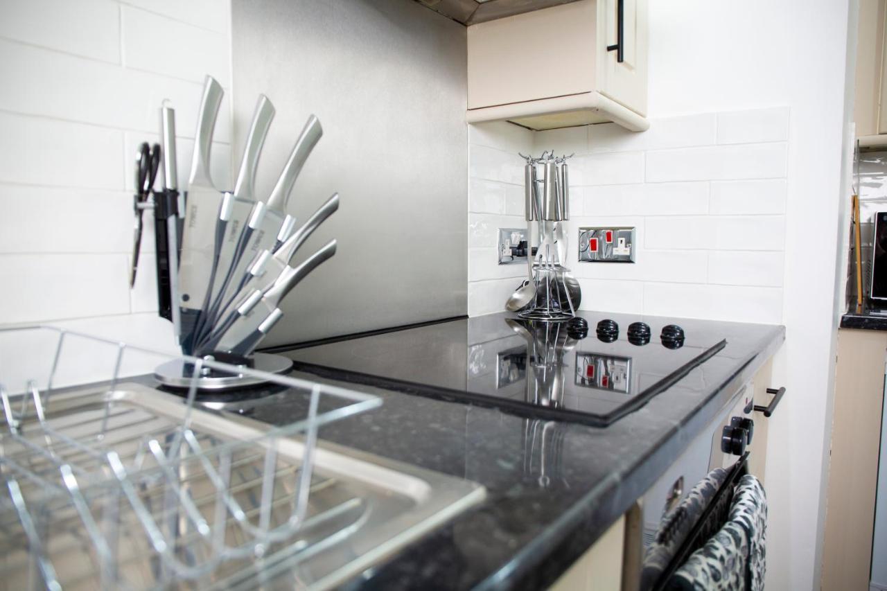 Modern Townhouse Apartment With Free Parking And Wifi Stratford-upon-Avon Exterior photo