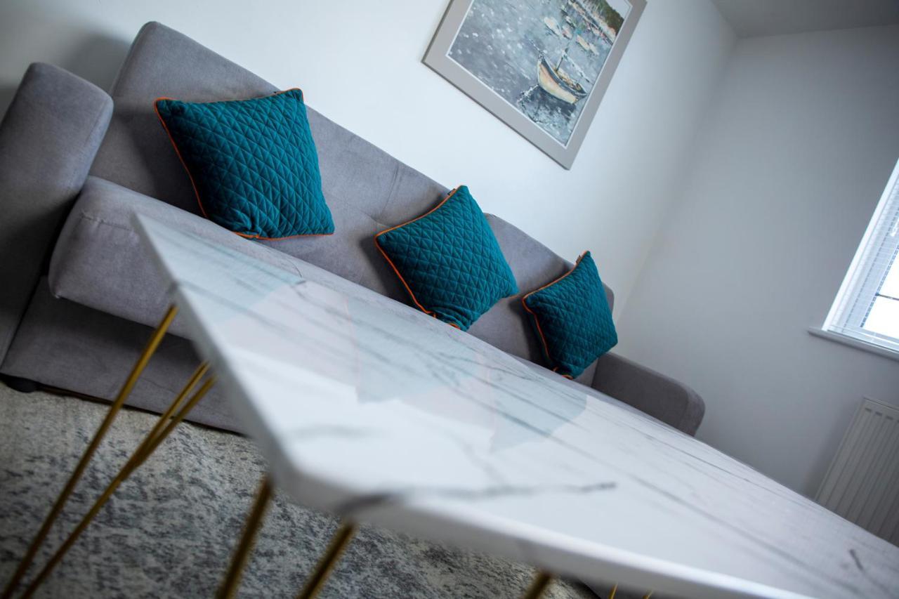 Modern Townhouse Apartment With Free Parking And Wifi Stratford-upon-Avon Exterior photo