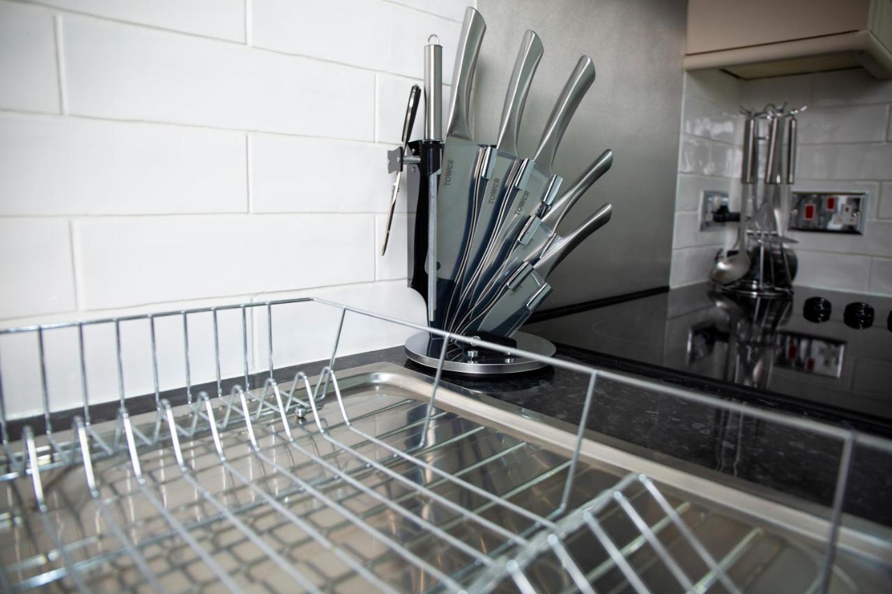 Modern Townhouse Apartment With Free Parking And Wifi Stratford-upon-Avon Exterior photo