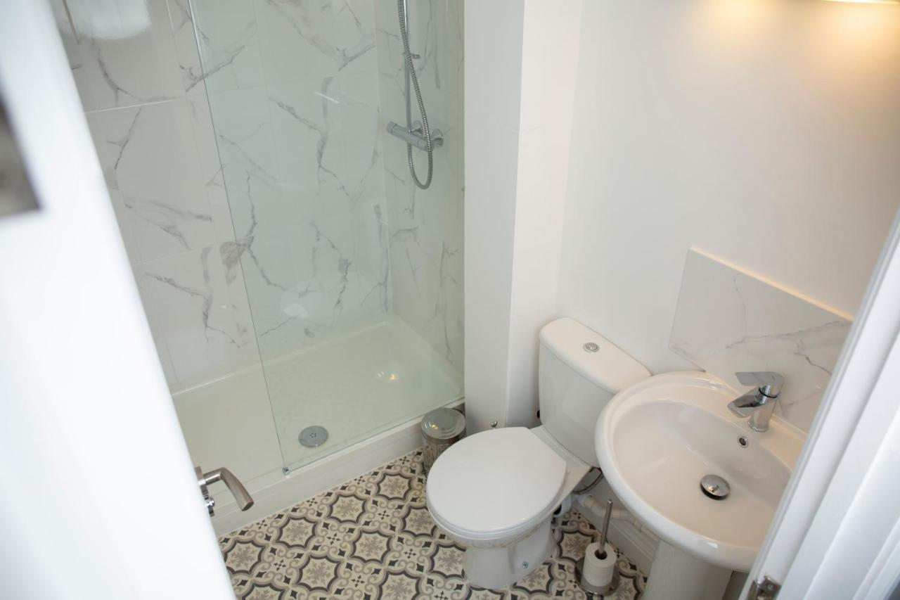 Modern Townhouse Apartment With Free Parking And Wifi Stratford-upon-Avon Exterior photo